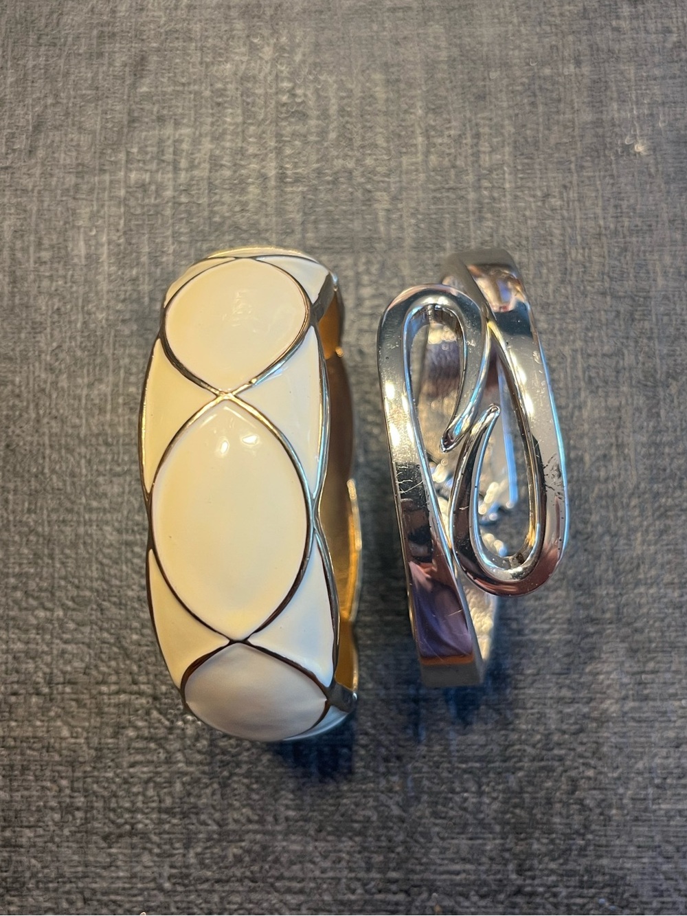Two hinged bracelets - Picture 1 of 2
